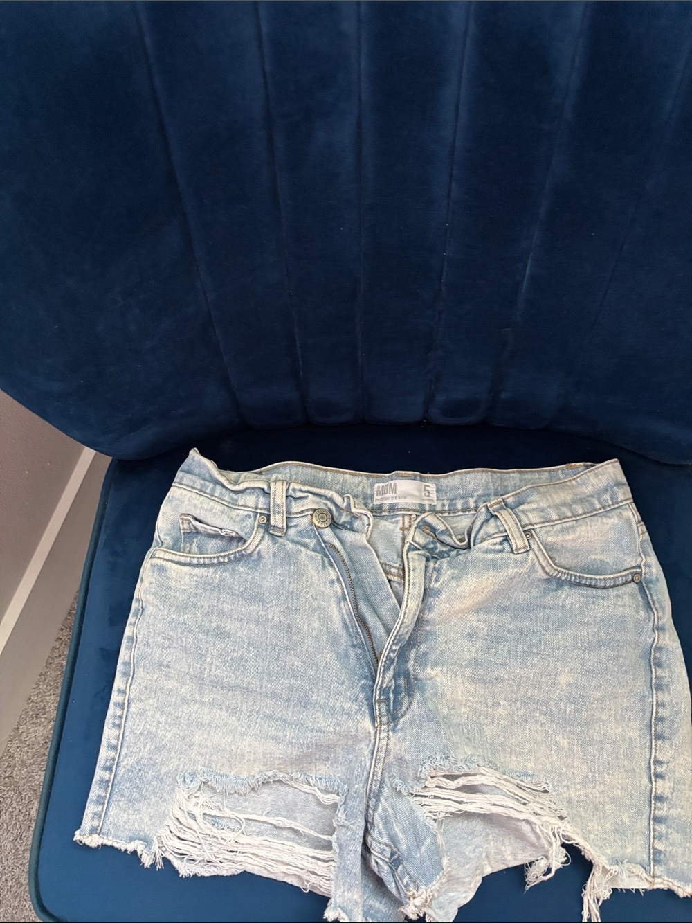 Light Wash Distressed Women’s Denim Shorts
